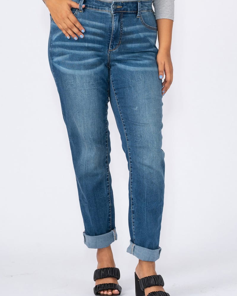 Front of a model wearing a size 12 High Rise Boyfriend - Sandra in SANDRA by Slink Jeans. | dia_product_style_image_id:309471